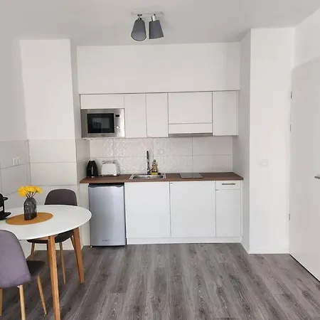 Alice * בודפשט